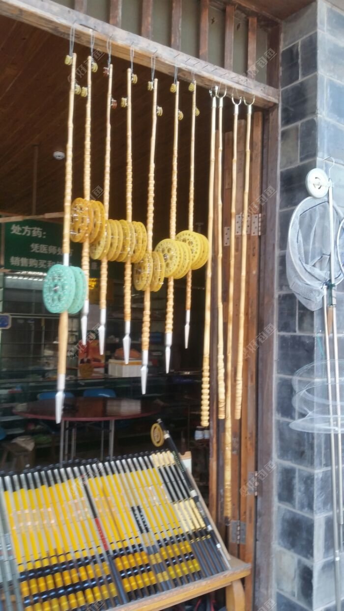 用罗汉竹做的价格400-500元之间，好的上千元