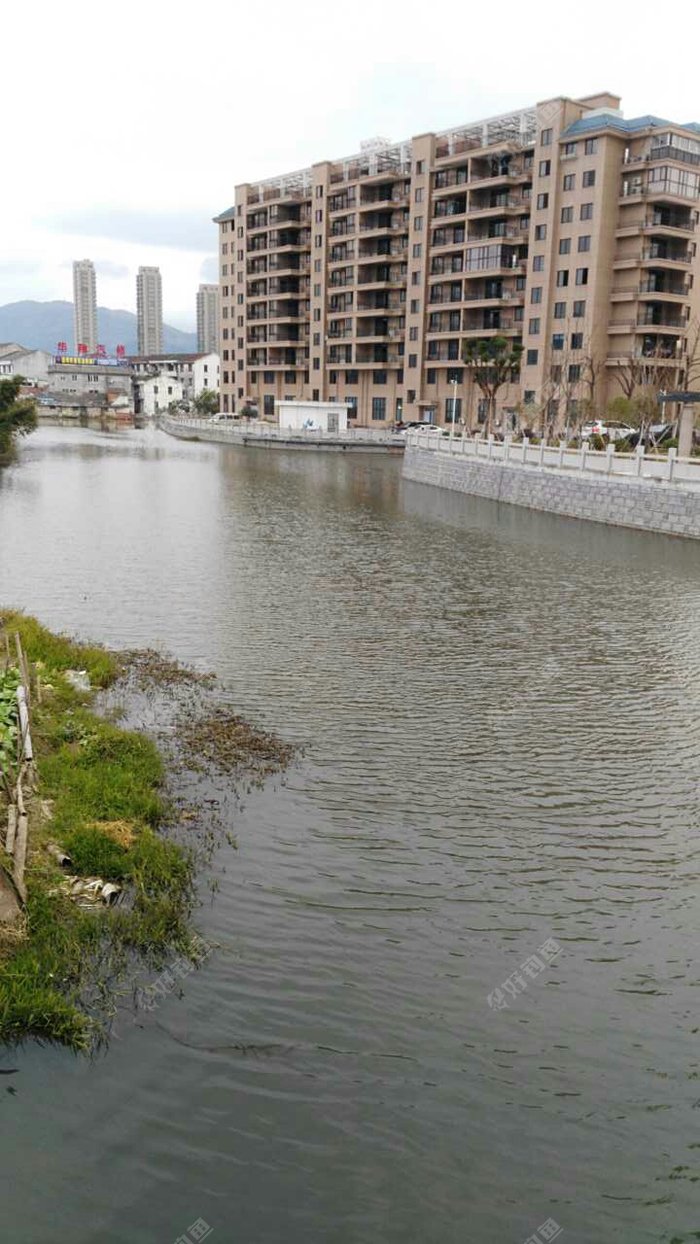 砖石年代对面野河