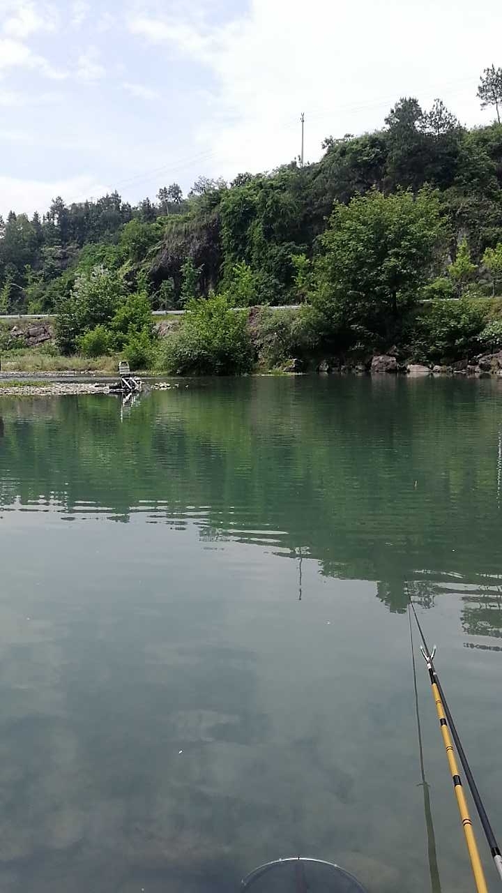 双庙乡石壁溪流