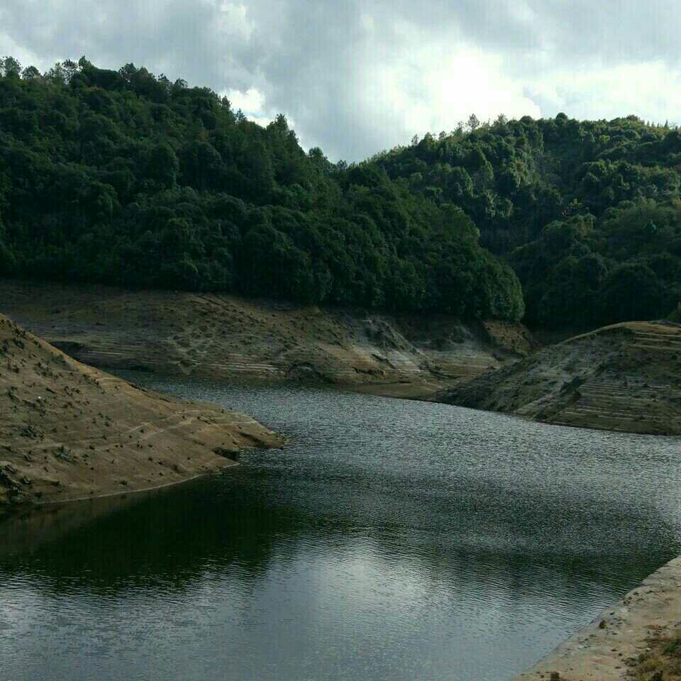 素脑河水库