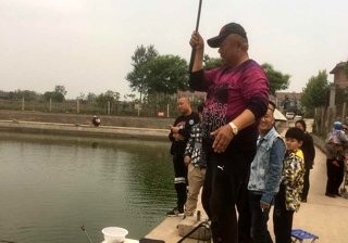 西亢张宏垂钓园