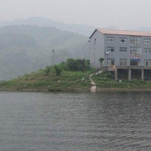 龙锦山庄农家乐