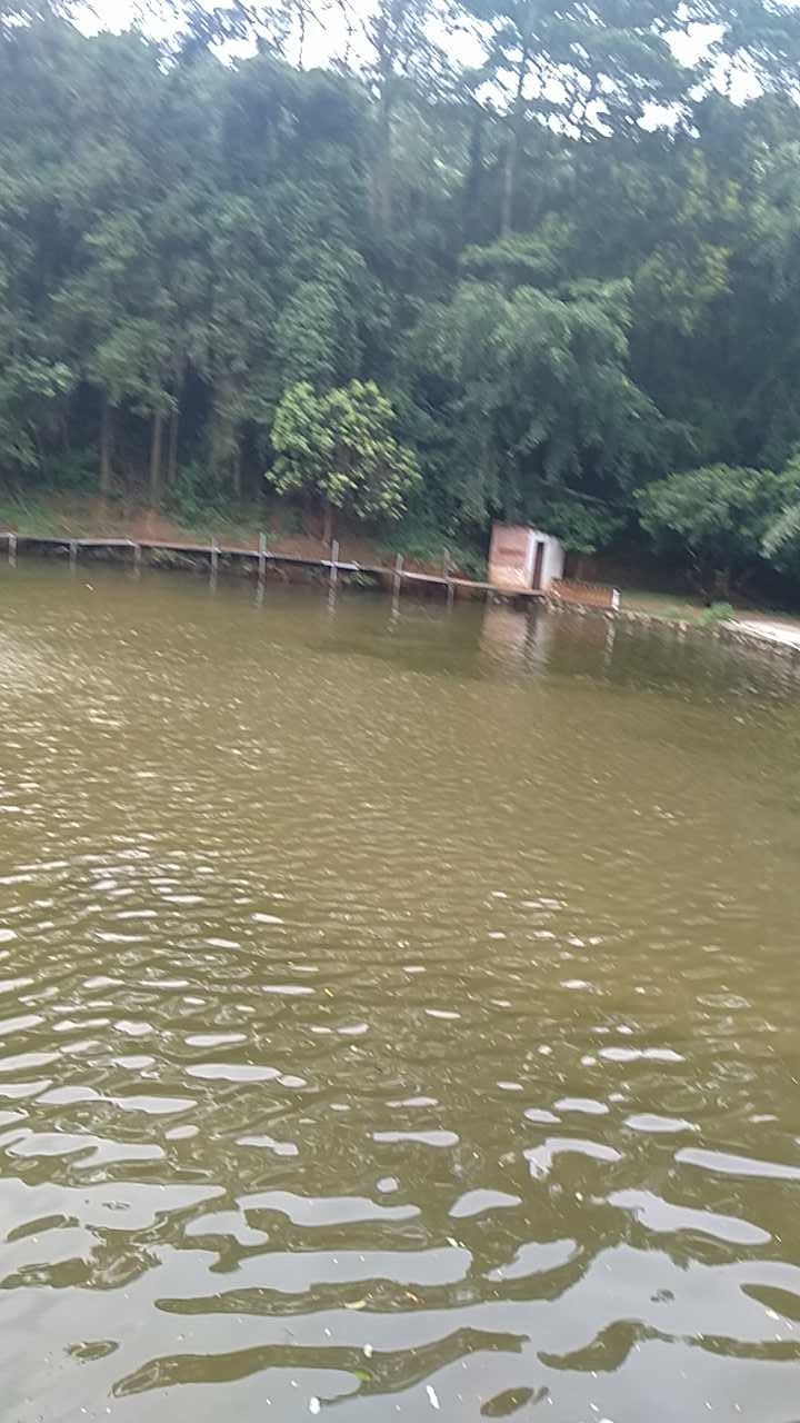 泉水休闲农庄钓鱼场