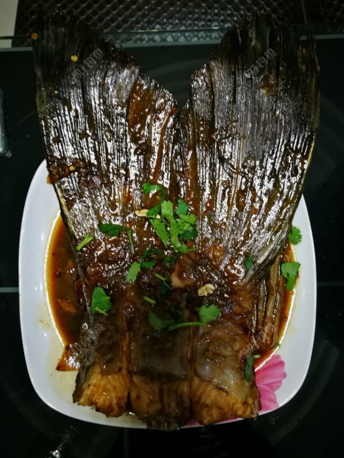 最后送上今天这道红烧青鱼尾!祝各位钓友2018顺风顺水!献丑了!