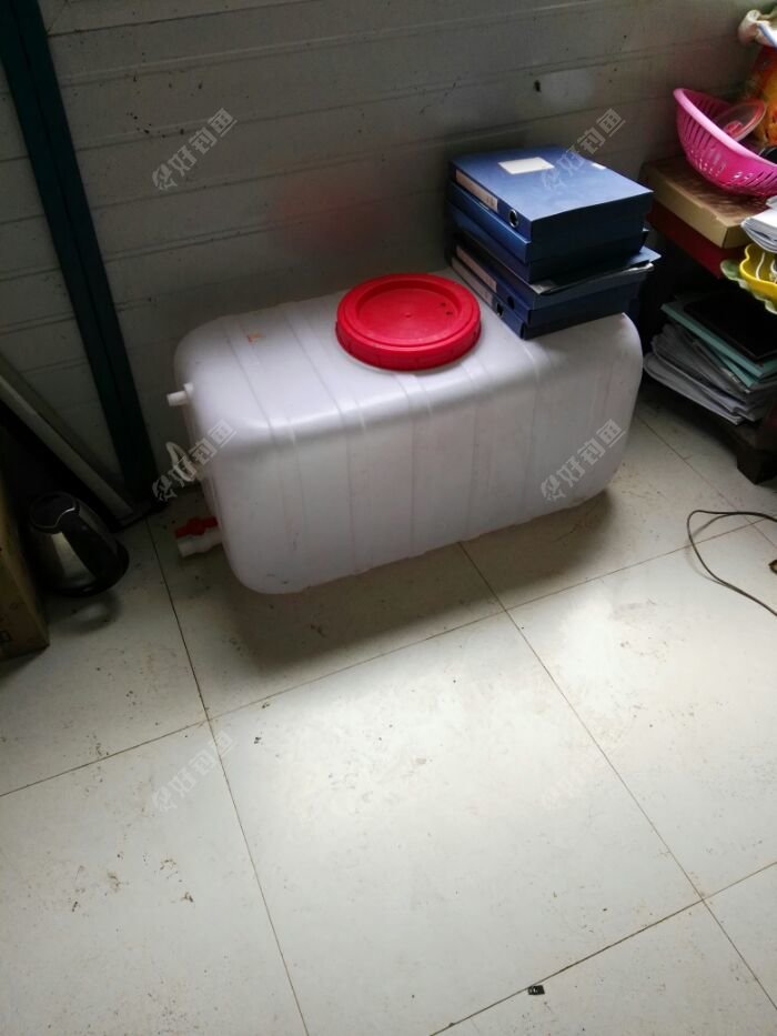 运输大鱼的桶,放车上带鱼方便