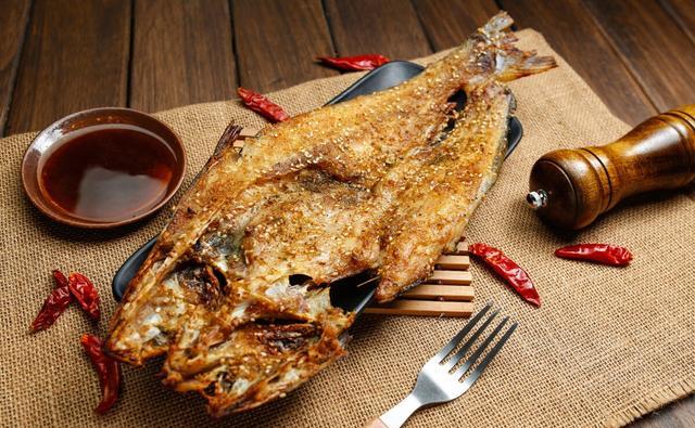 垂涎三尺！少数民族的鱼菜做法，加工独特，味道极致